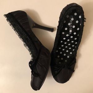 Wild Diva | Black Satin Pleated Heels